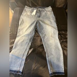 WHBM the slim straight/skinny leg Med Wash Distressed Raw Hem jeans size 16